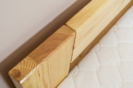 Posteľ Káťa z masívu borovice 4 cm - 120x200 cm + rošt ZADARMO produkt
